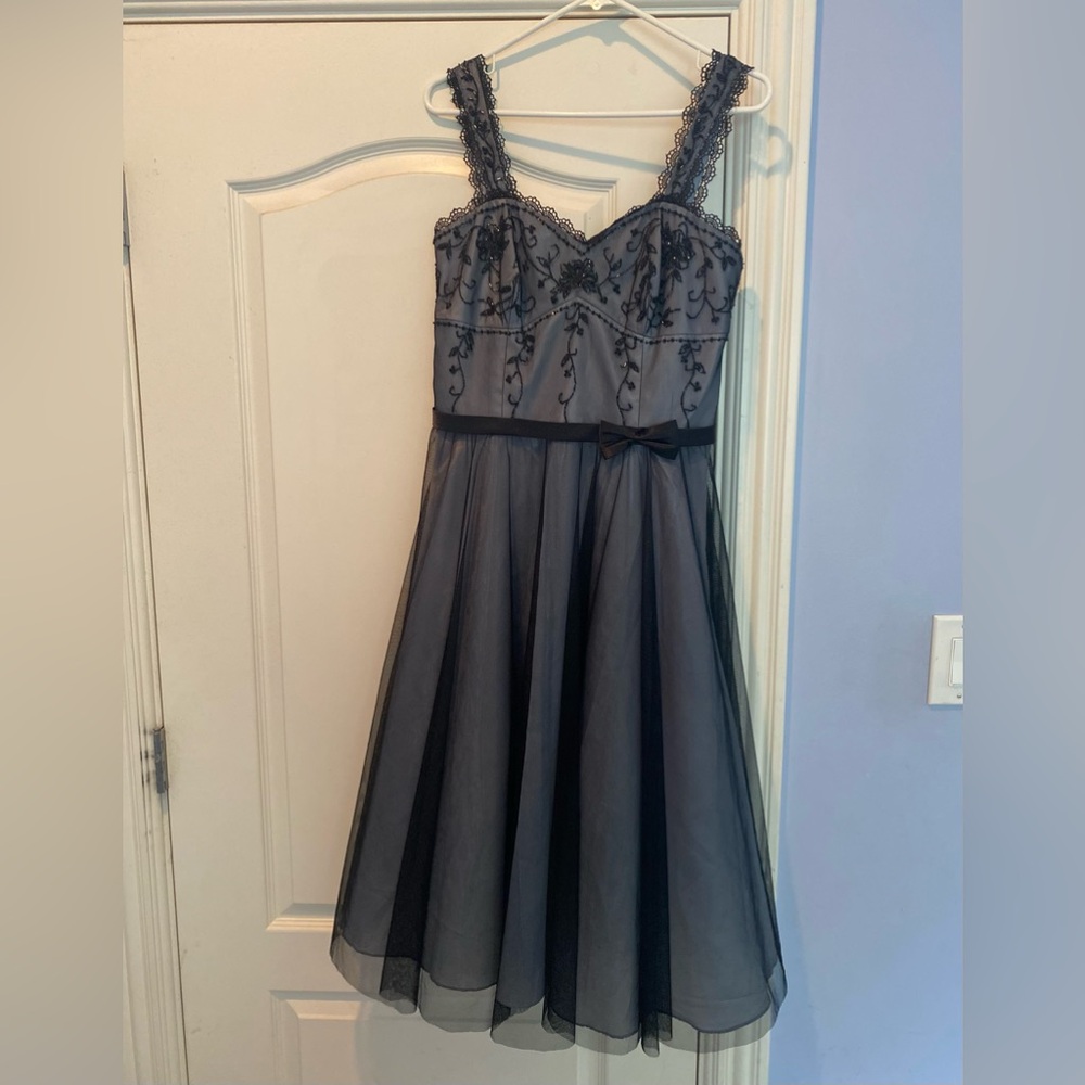 Vintage De Laru NWT Black tulle over silver tea-length dress size 11/12